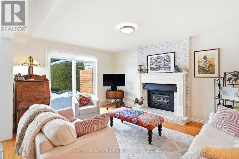 29419455/552-wilkie-drive/fallingbrookpineridge/ottawa/ontario/K4A1M7_17