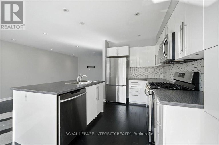 28587957/748-morningstar-way/mer-bleuebradley-estatesanderson-park/ottawa/ontario/K1W0G6_14