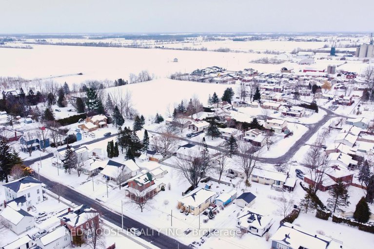 29413617/489-fred-street/winchester/north-dundas/ontario/K0C2K0_44