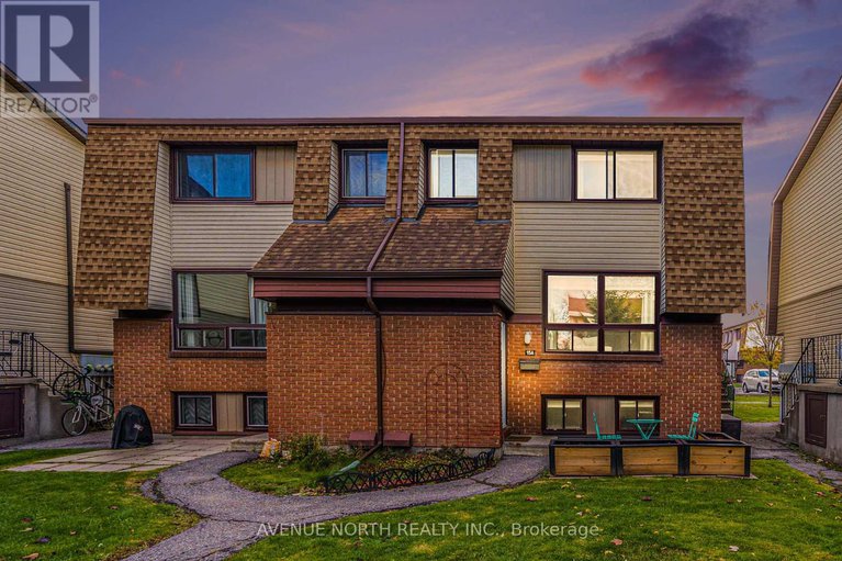 29037172/104-15a-woodvale-green/craig-henrywoodvale/ottawa/ontario/K2G4H1_1