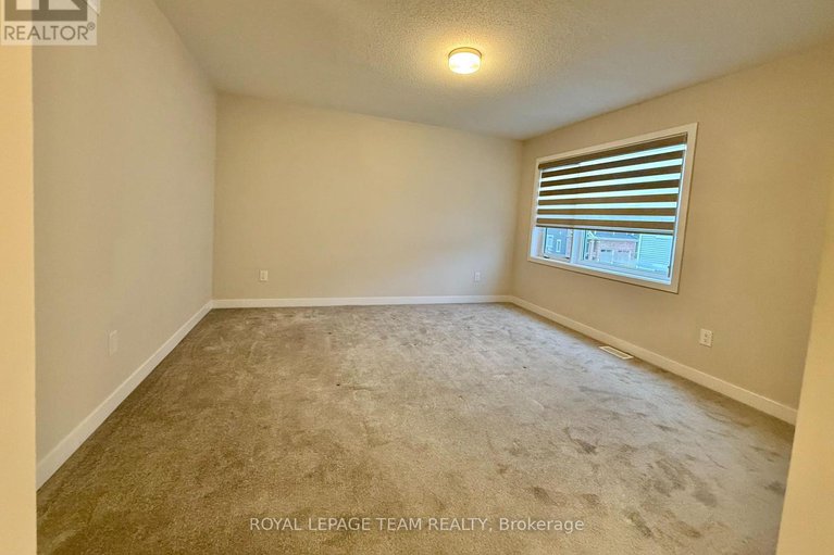 29028523/303-canadensis-lane/half-moon-bay/ottawa/ontario/K2J6X8_9