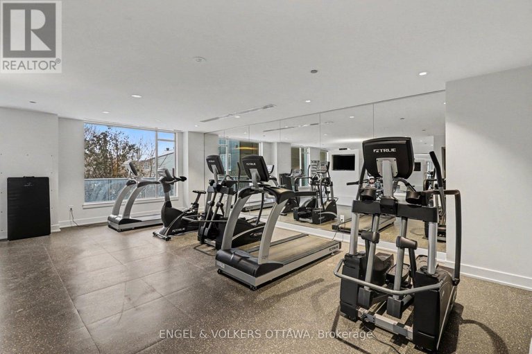 29478888/318-7-marquette-avenue/vanier/ottawa/ontario/K1L8A7_21