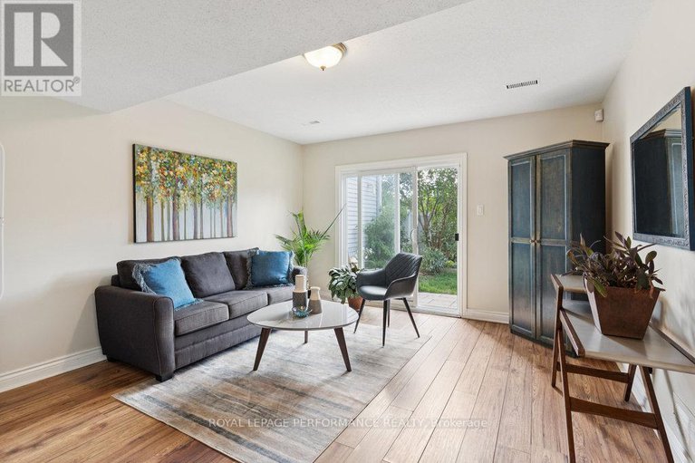 28847039/5-forsyth-lane/crystal-beach/ottawa/ontario/K2H9H1_7