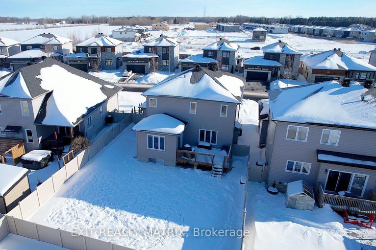 29378687/273-central-park-boulevard/village-of-russell/russell/ontario/K4R0E9_31