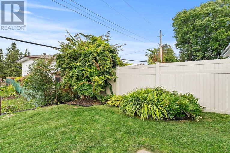 28830734/691-fielding-drive/riverside-park-south/ottawa/ontario/K1V7G6_26