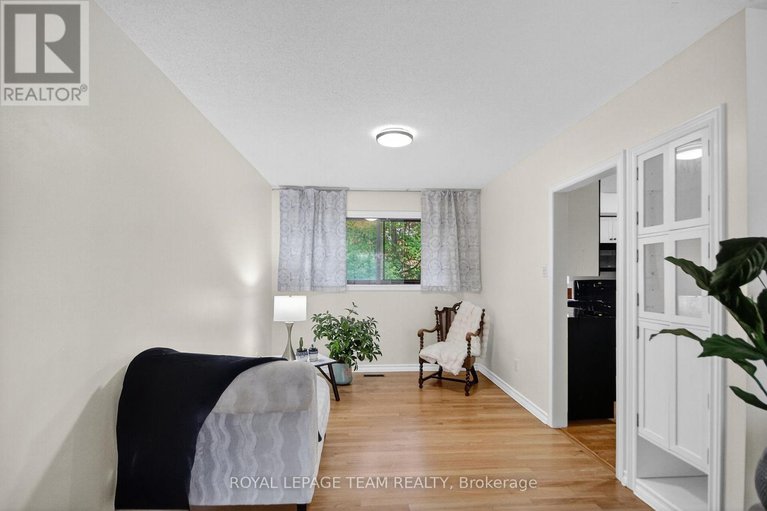 28978666/46-quinpool-crescent/arbeatha-park/ottawa/ontario/K2H6J1_8