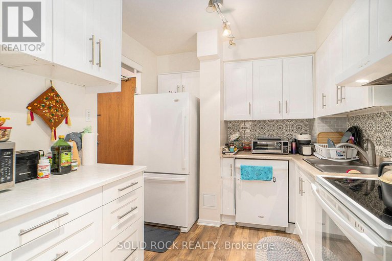 28395432/108-2871-richmond-road/britannia-heights/ottawa/ontario/K2B8M5_7