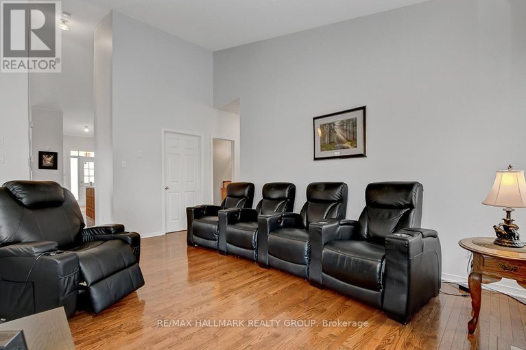 28826972/343-quartz-avenue/town-of-rockland/clarence-rockland/ontario/K4K0A2_21