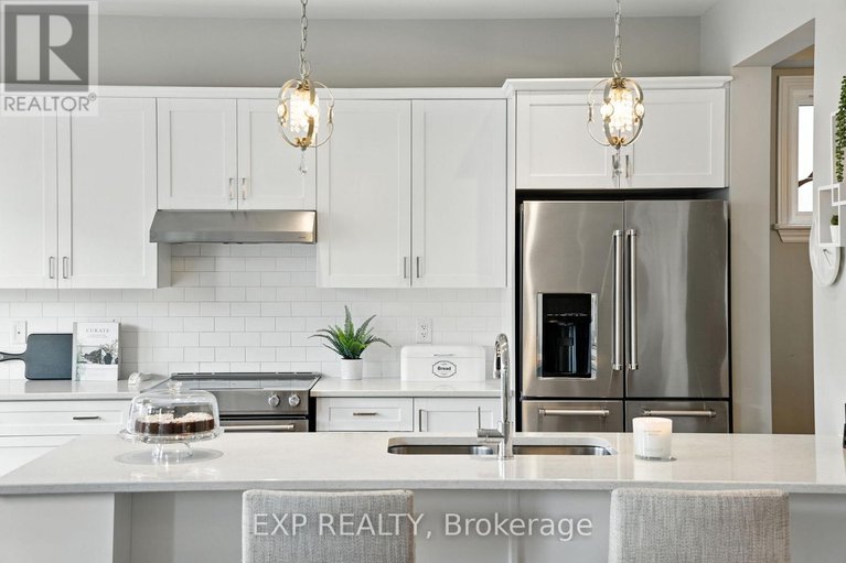 28825535/68-palfrey-way/emerald-meadowstrailwest/ottawa/ontario/K2V0B4_20