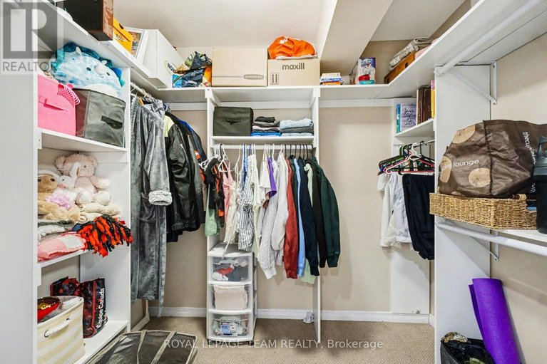 29555380/689-vermillion-drive/riverside-southgloucester-glen/ottawa/ontario/K1V1W2_26