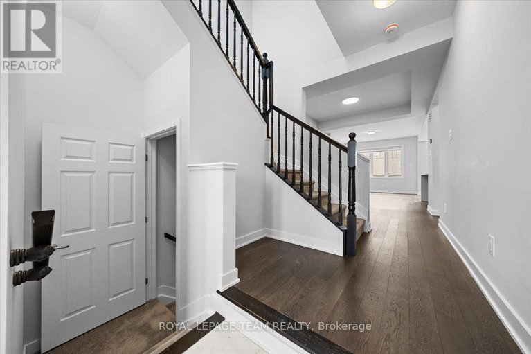 29144030/2123-winsome-terrace/fallingbrookgardenway-south/ottawa/ontario/K4A5N1_5