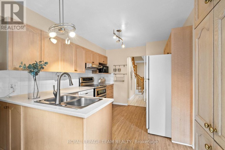 28867147/16-baton-court/katimavik/ottawa/ontario/K2L4C8_10