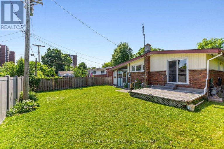 28611186/2234-bingham-street/elmvale-acresurbandale/ottawa/ontario/K1G2V7_41