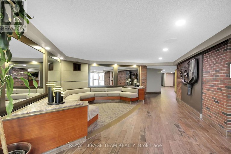 28350117/306-20-chesterton-drive/borden-farmstewart-farmcarleton-heightsparkwood-hills/ottawa/ontario/K2E6Z7_4