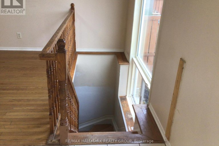 29119256/1586-duplante-avenue/fallingbrookpineridge/ottawa/ontario/K4A4A1_24