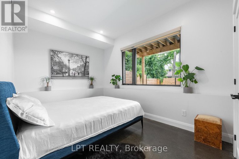 29151647/322-perrier-avenue/vanier/ottawa/ontario/K1L5C7_42