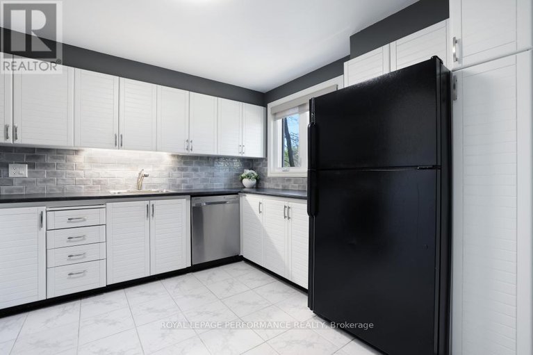 28992584/21-arbordale-crescent/centrepointe/ottawa/ontario/K2G5C7_25