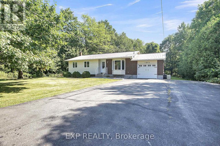 28769528/1083-eadie-road/village-of-russell/russell/ontario/K4R1E5_1