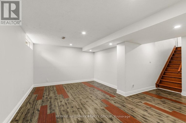 29595635/340-stoneway-drive/barrhaven-east/ottawa/ontario/K2G6G8_31