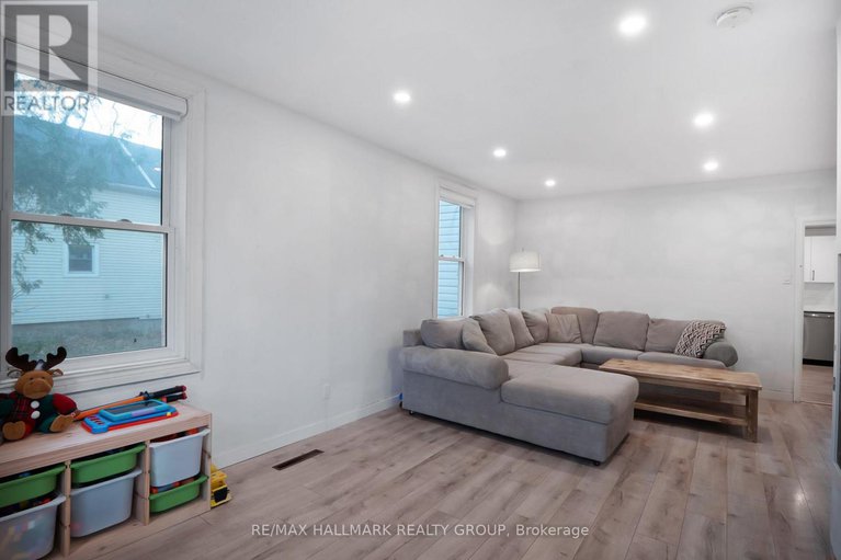 29081358/475-centre-street/winchester/north-dundas/ontario/K0C2K0_9