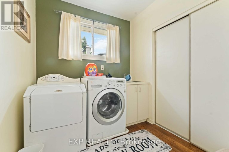 29620058/16-evelyn-street/stittsville-south/ottawa/ontario/K2S1M9_13