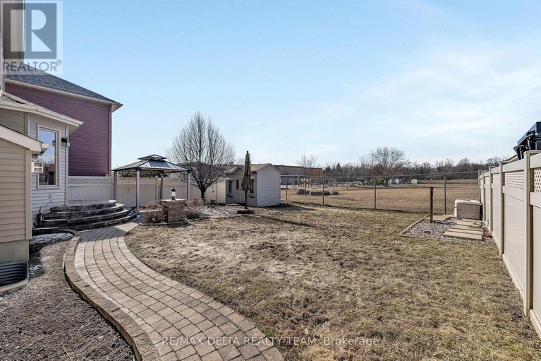 29583764/1983-plainhill-drive/notting-hillsummerside/ottawa/ontario/K4A0E8_46