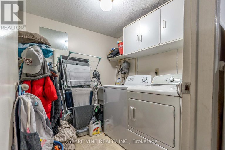 28512163/b-30b-castlebrook-lane/centrepointe/ottawa/ontario/K2G5G5_19