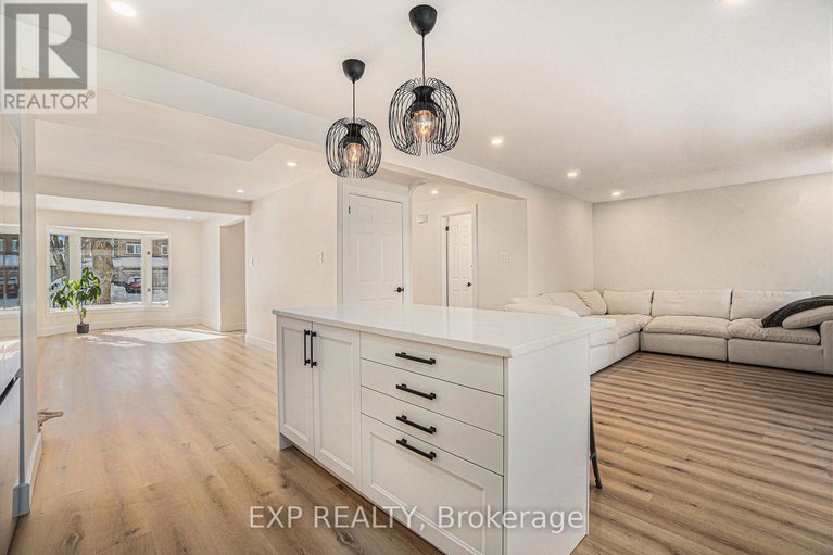 28268546/16-weybridge-drive/cedargrovefraserdale/ottawa/ontario/K2J2X2_14