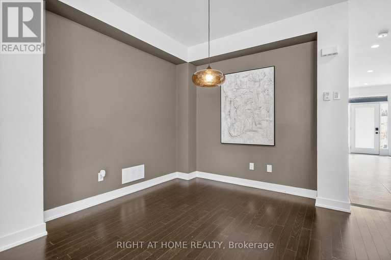 28888822/2329-goldhawk-drive/stittsville-south/ottawa/ontario/K2S2X3_12