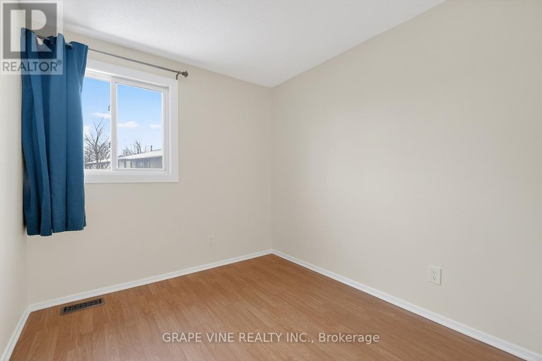 29208366/6885-bilberry-drive/convent-glen-north/ottawa/ontario/K1C2E8_24