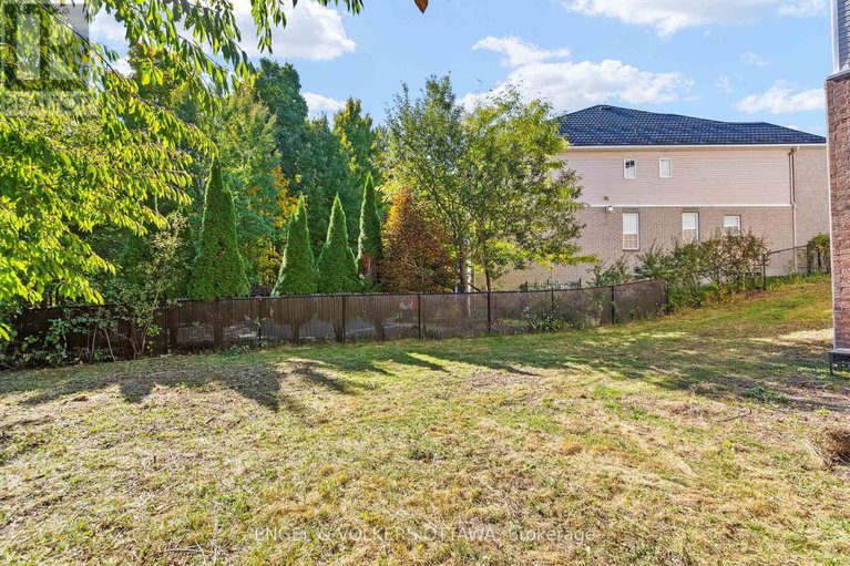 28946104/2139-blue-willow-crescent/orleans-village/ottawa/ontario/K1W1K5_34