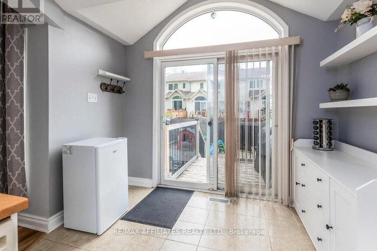 28629180/6-eagleview-street/emerald-meadowstrailwest/ottawa/ontario/K2M2R2_14