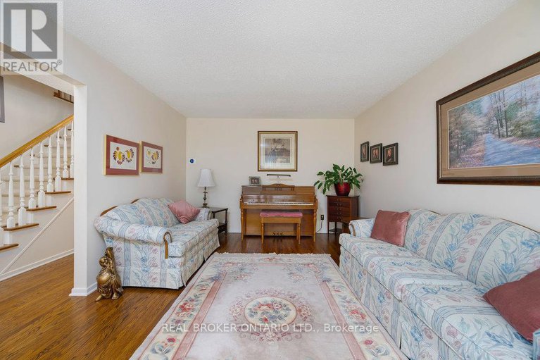 28522793/31-oakhurst-crescent/blackburn-hamlet/ottawa/ontario/K1B4A5_6