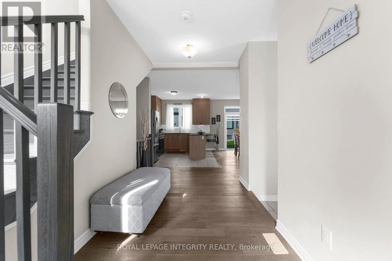 28643913/724-vennecy-terrace/orleans-village/ottawa/ontario/K1W0N3_4