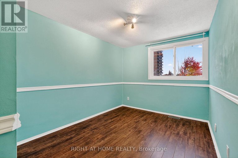 29092517/95-1474-heatherington-road/heron-gateindustrial-park/ottawa/ontario/K1V6S1_25