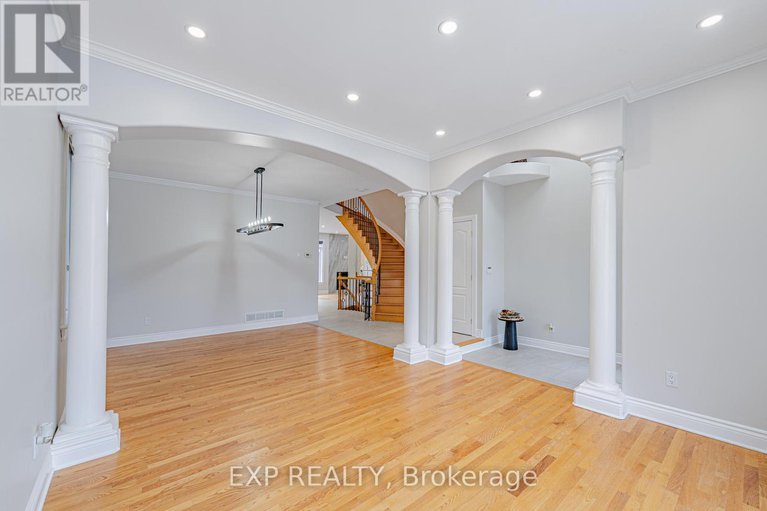 29139967/11-wellsmere-court/rideau-heightsrideau-river/ottawa/ontario/K2E8C2_12