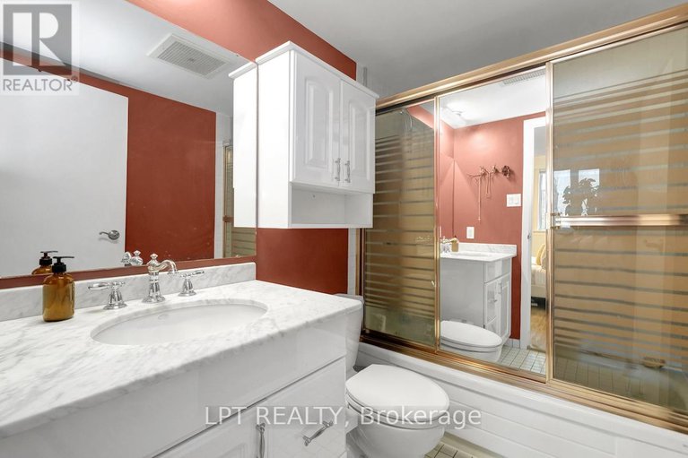 28725974/ph3-18-nepean-street/ottawa-centre/ottawa/ontario/K2P2L2_22