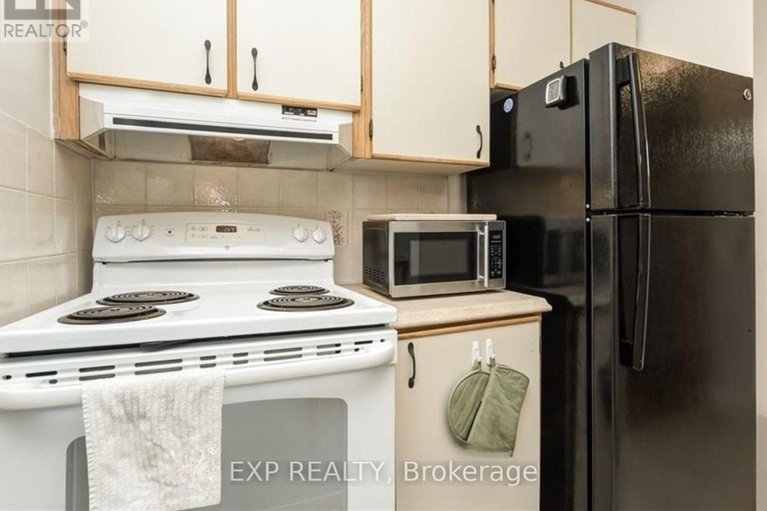 28853608/306-6376-bilberry-drive/orleans-wood/ottawa/ontario/K1C4P6_8