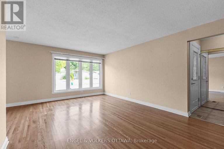 28797761/28-parker-avenue/meadowlandscrestview/ottawa/ontario/K2G3A7_12