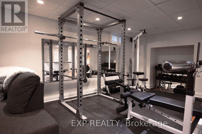 28293980/17-chesswood-court/pineglencountry-place/ottawa/ontario/K2E7E3_32
