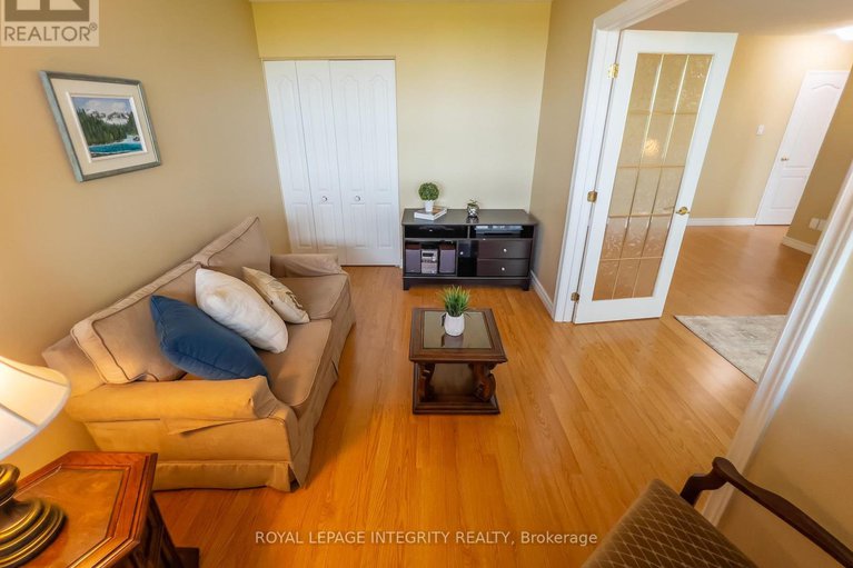 29173938/1008-555-brittany-drive/viscount-alexander-park/ottawa/ontario/K1K4C5_17