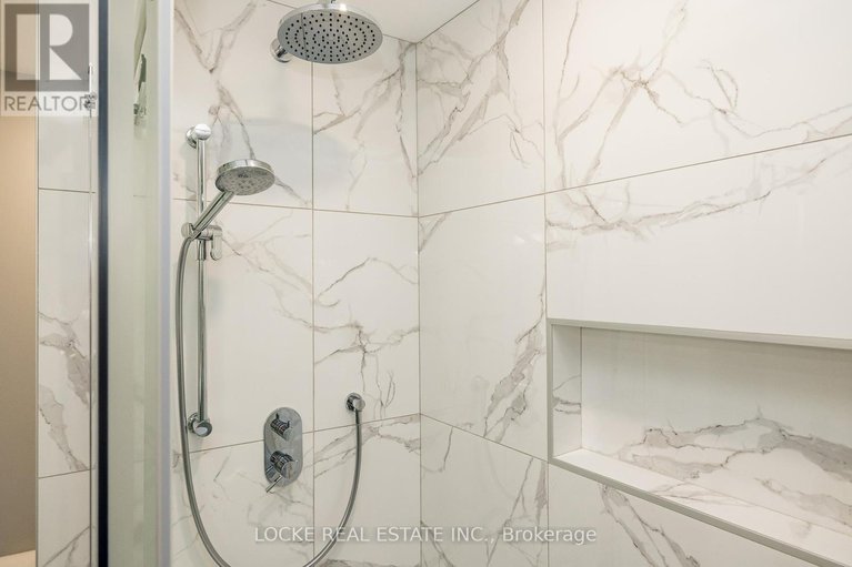 28873478/1668-sansonnet-street/mer-bleuebradley-estatesanderson-park/ottawa/ontario/K1C5Y6_28