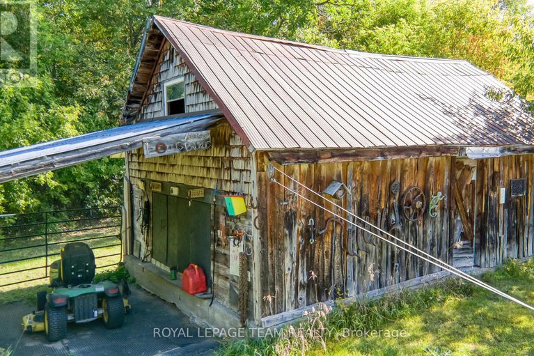 28847636/2828-con10-n/pakenham/mississippi-mills/ontario/K0A2X0_27