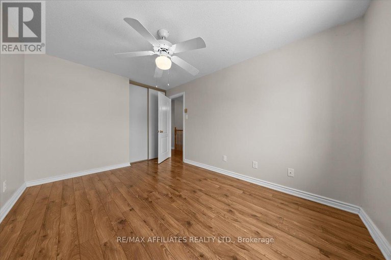 29094492/1938-ashmont-street/chapel-hill/ottawa/ontario/K1C7B9_27