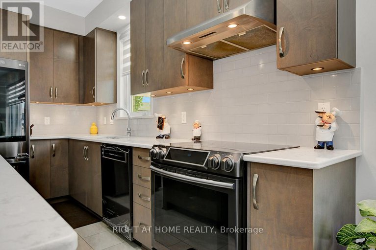 28656845/674-putney-crescent/stittsville-south/ottawa/ontario/K2S2N7_7