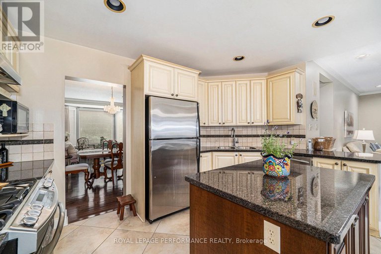 28759789/21-berry-glen-street/strandherd/ottawa/ontario/K2G7A5_6