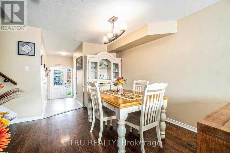 28989058/214-arrita-street-e/emerald-meadowstrailwest/ottawa/ontario/K2S0J7_7