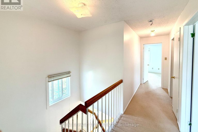 28744295/a-14-castlebrook-lane/centrepointe/ottawa/ontario/K2G5G4_15