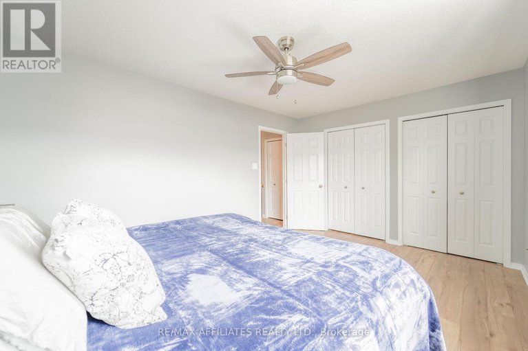 28581367/243-monterey-drive/leslie-park/ottawa/ontario/K2H7B1_16