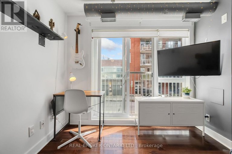 29102586/102-360-cumberland-street/lower-townbyward-market/ottawa/ontario/K1N0B1_16